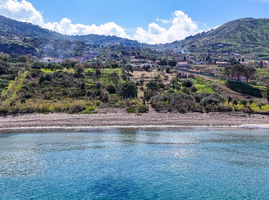 Accesso spiaggia di Mazzaforno